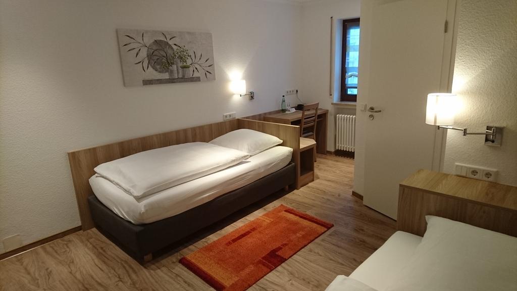 Gasthof Weisses Lamm Nuremberg Room photo